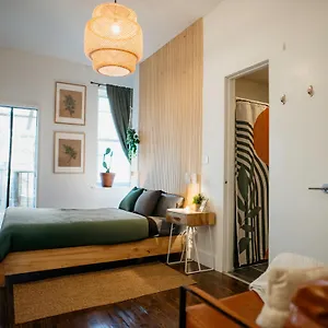 Private With Private Bathroom And Backyard New York